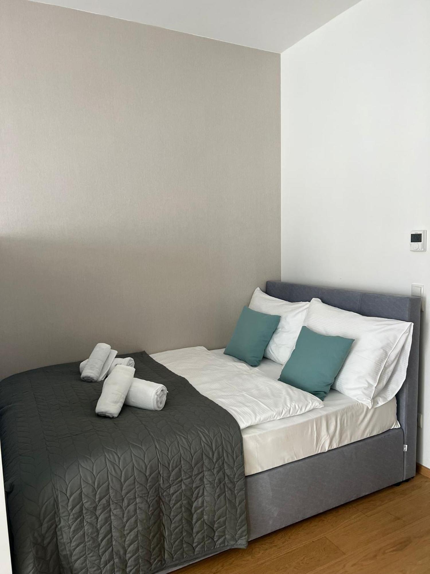 New Central Apartments Westbahnhof Вена Экстерьер фото